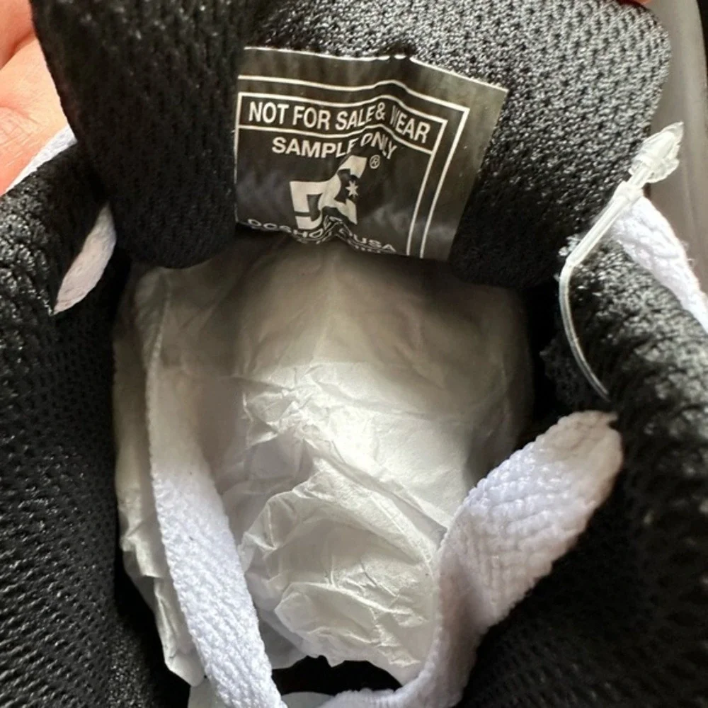 DC Court Low Kids Skate Shoes Black White Youth Size 1 NWT